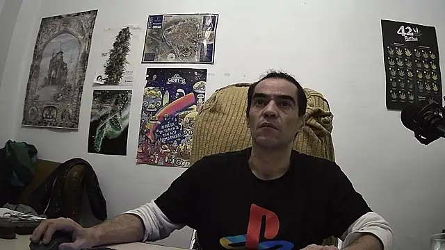 ReyDeBotones online show from 04-18-26, 07:58