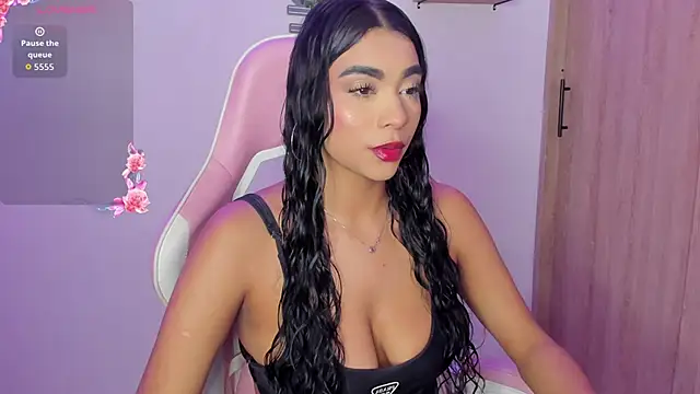 Snapshot of Bella_ricci_ chatting on 09-28-25, 11:01 Bella ricci online show from 09-28-25, 11:01