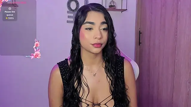 Snapshot of Bella_ricci_ chatting on 09-27-25, 06:36 Bella ricci online show from 09-27-25, 06:36
