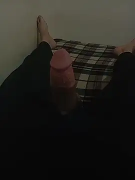 Snapshot of DeratedP chatting on 11-01-25, 08:30 DeratedP online show from 11-01-25, 08:30