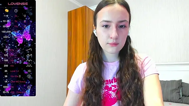 Snapshot of Cute__Nana chatting on 06-12-26, 04:54 Cute Nana online show from 06-12-26, 04:54