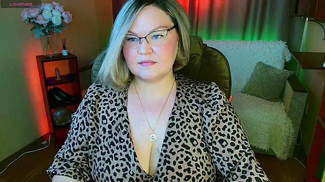 Vivien  wet online show from 09-19-25, 08:18