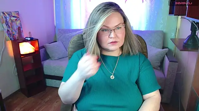 Vivien  wet online show from 03-17-25, 07:57