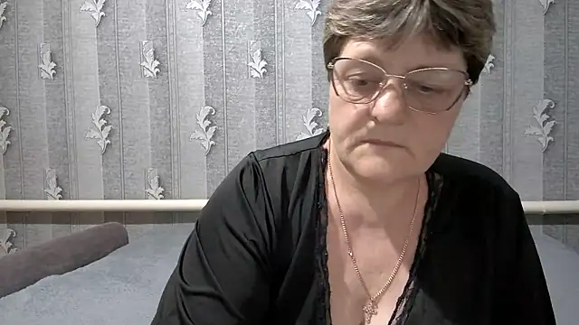 ElzaJewel online show from 05-18-26, 05:45