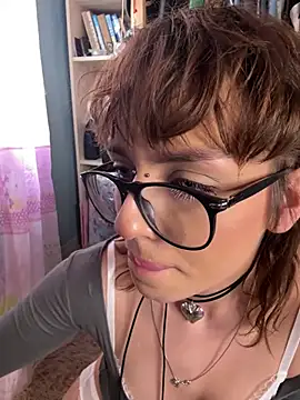 Snapshot of SingerMarla_ chatting on 03-04-25, 04:17 SingerMarla online show from 03-04-25, 04:17