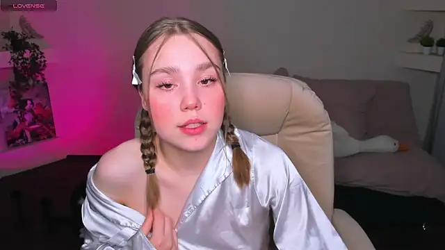 YourMegan online show from 05-05-26, 06:33