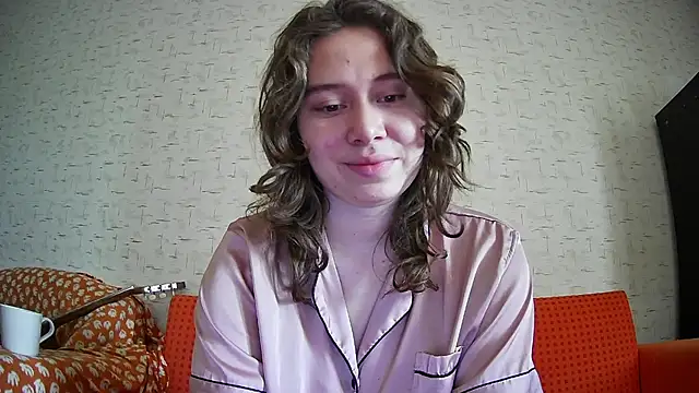 girliemilk online show from 11-04-25, 07:01