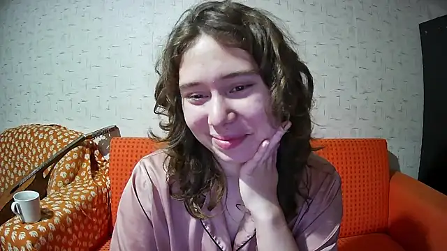 girliemilk online show from 11-17-25, 09:19