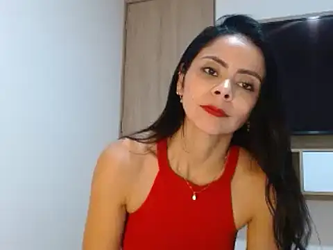 Snapshot of hema_gold chatting on 02-18-25, 11:30 hema gold online show from 02-18-25, 11:30
