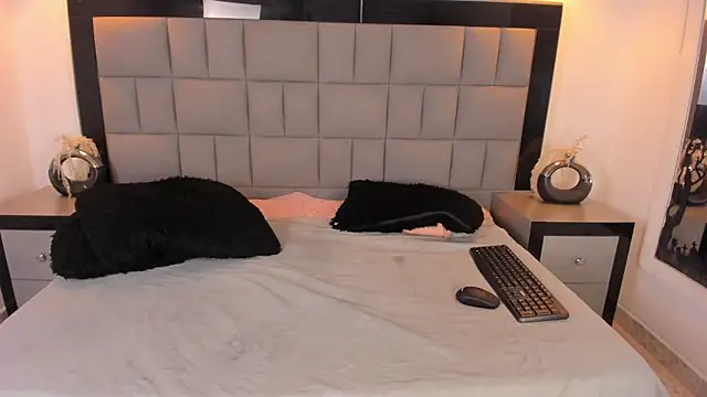 Your Lady Milf online show from 03-22-25, 04:26