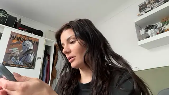Snapshot of Petitecookie chatting on 05-10-26, 01:57 Petitecookie online show from 05-10-26, 01:57