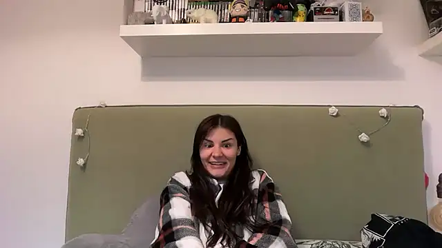 Snapshot of Petitecookie chatting on 05-13-26, 07:32 Petitecookie online show from 05-13-26, 07:32