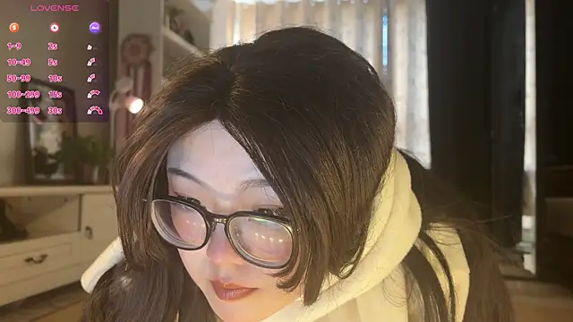 nanaliu6 online show from 11-28-25, 02:12