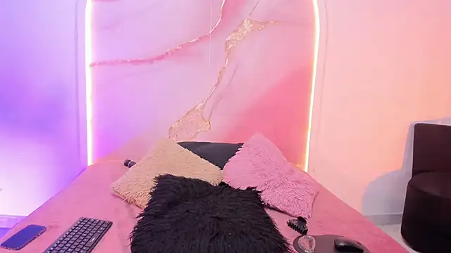 Snapshot of Sofii_Lopezz chatting on 02-25-26, 11:32 Sofii Lopezz online show from 02-25-26, 11:32