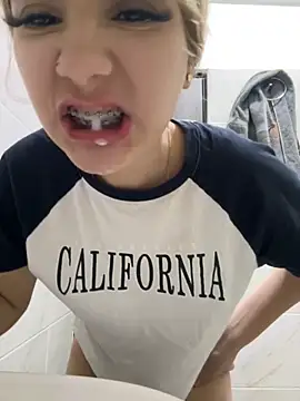 akirahattori online show from 11-17-25, 04:05