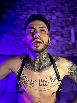 Walker Thomas1 online show from 11-09-25, 09:52