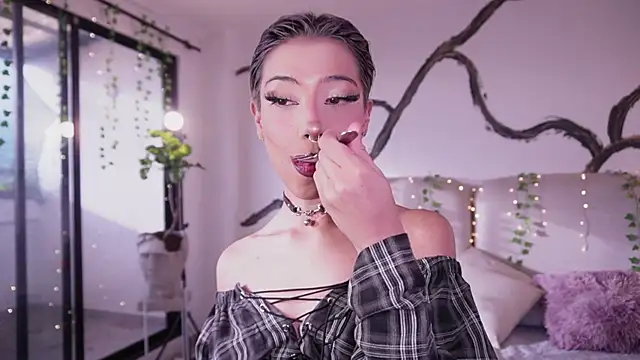 soidai miiu online show from 10-31-25, 09:32