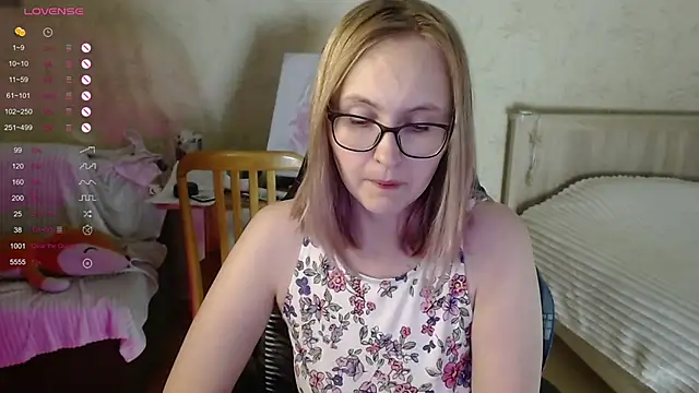 Agatha Mott online show from 10-27-25, 03:07