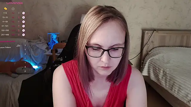 Snapshot of Agatha_Mott chatting on 10-13-25, 05:09 Agatha Mott online show from 10-13-25, 05:09