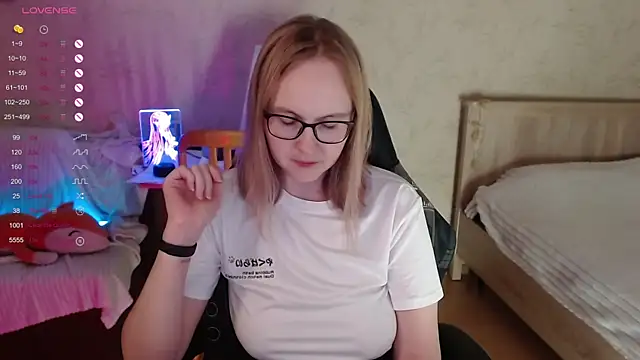 Agatha Mott online show from 11-08-25, 02:59