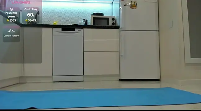 Snapshot of Katya_yoga chatting on 02-14-25, 04:58 Katya yoga online show from 02-14-25, 04:58