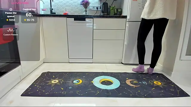 Snapshot of Katya_yoga chatting on 12-21-25, 04:25 Katya yoga online show from 12-21-25, 04:25