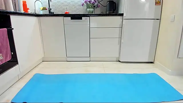 Snapshot of Katya_yoga chatting on 10-08-25, 03:41 Katya yoga online show from 10-08-25, 03:41