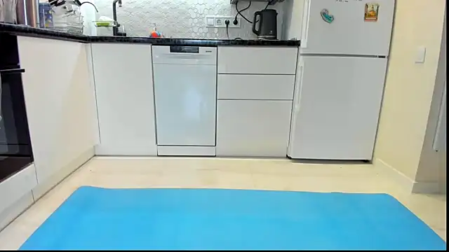 Snapshot of Katya_yoga chatting on 09-28-25, 06:20 Katya yoga online show from 09-28-25, 06:20