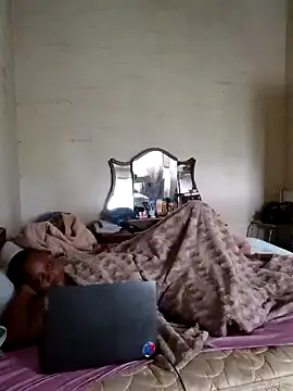 Snapshot of DahGiver chatting on 03-18-25, 08:06 DahGiver online show from 03-18-25, 08:06