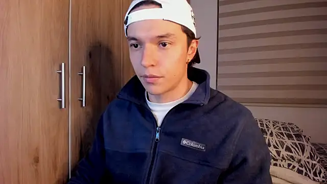 Mastrangelo xxx online show from 12-17-25, 04:17