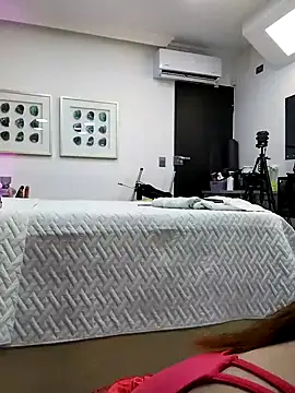 JessyCream online show from 10-30-25, 08:06