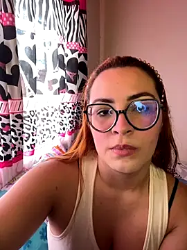 Snapshot of JessyCream chatting on 09-28-25, 06:59 JessyCream online show from 09-28-25, 06:59