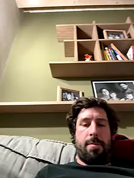 Ovett086 online show from 12-14-25, 02:07