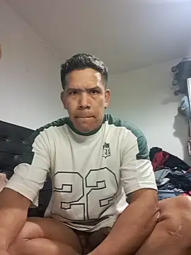 Snapshot of liamlara chatting on 09-14-25, 05:08 liamlara online show from 09-14-25, 05:08
