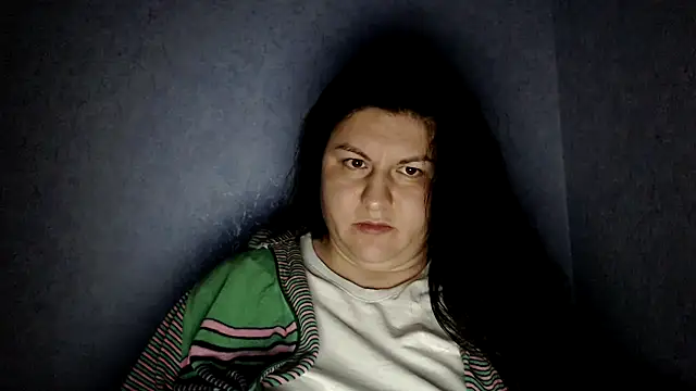 KiraSwee online show from 10-22-25, 05:12