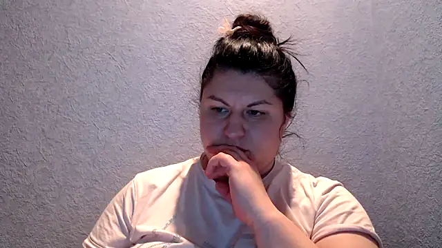 KiraSwee online show from 11-22-25, 07:46