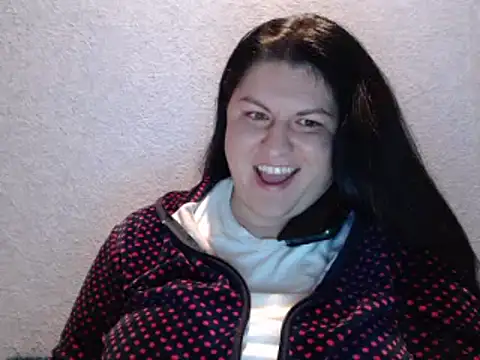 KiraSwee online show from 10-18-25, 04:53