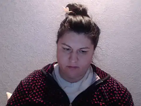 KiraSwee online show from 10-17-25, 06:21