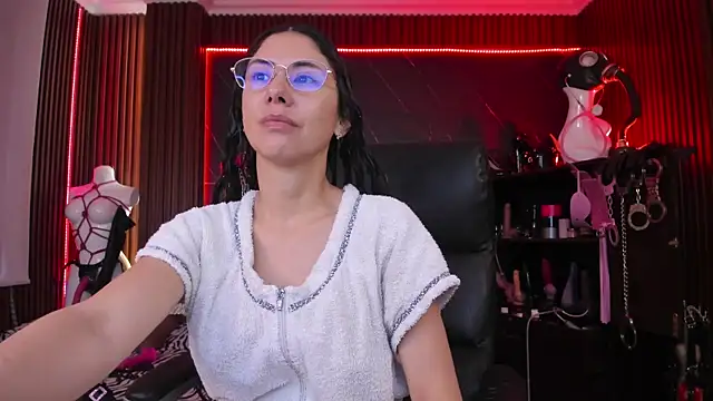 XiaQueen online show from 10-30-25, 11:19