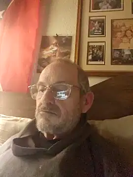 Snapshot of Dara4q chatting on 02-24-25, 12:30 Dara4q online show from 02-24-25, 12:30