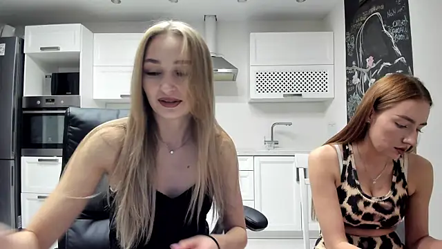 Snapshot of lisenok chatting on 09-26-25, 09:10 lisenok online show from 09-26-25, 09:10