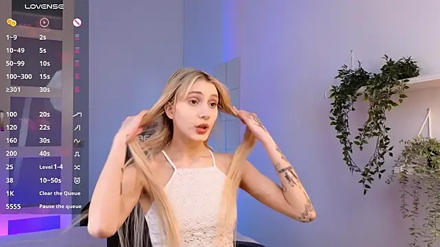 Snapshot of elliefrost chatting on 02-04-25, 09:31 elliefrost online show from 02-04-25, 09:31