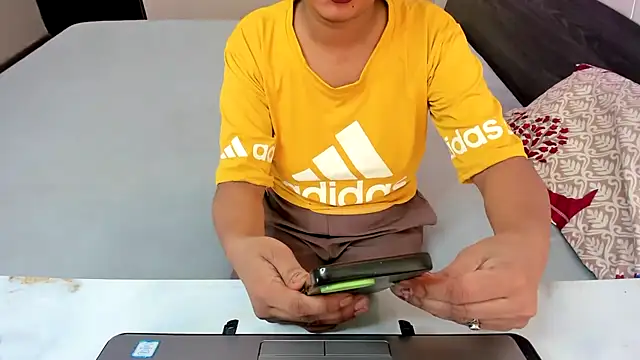 Snapshot of Queen_Couple chatting on 09-19-25, 05:44 Queen Couple online show from 09-19-25, 05:44