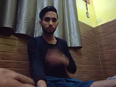 Snapshot of Queen_Couple chatting on 03-01-25, 04:22 Queen Couple online show from 03-01-25, 04:22