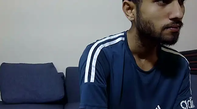 Snapshot of Queen_Couple chatting on 03-09-25, 06:28 Queen Couple online show from 03-09-25, 06:28