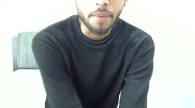 Snapshot of Queen_Couple chatting on 02-23-25, 05:56 Queen Couple online show from 02-23-25, 05:56