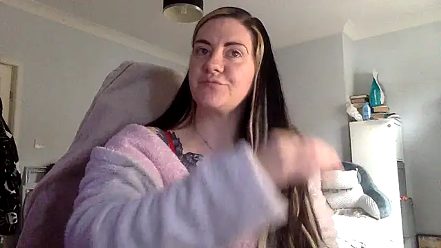 Snapshot of AureliaXOX chatting on 02-09-25, 11:04 AureliaXOX online show from 02-09-25, 11:04