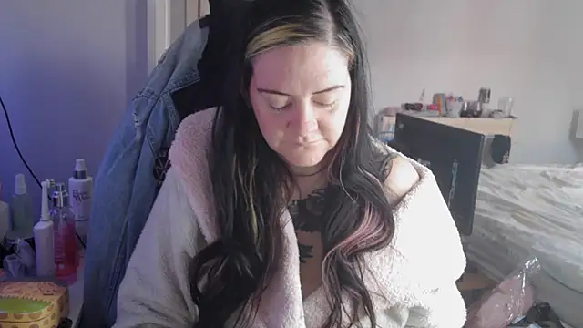 Snapshot of AureliaXOX chatting on 09-24-25, 08:21 AureliaXOX online show from 09-24-25, 08:21