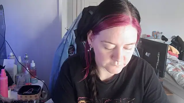 Snapshot of AureliaXOX chatting on 10-15-25, 10:01 AureliaXOX online show from 10-15-25, 10:01