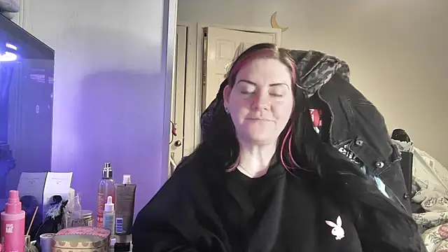 AureliaXOX online show from 11-30-25, 04:52